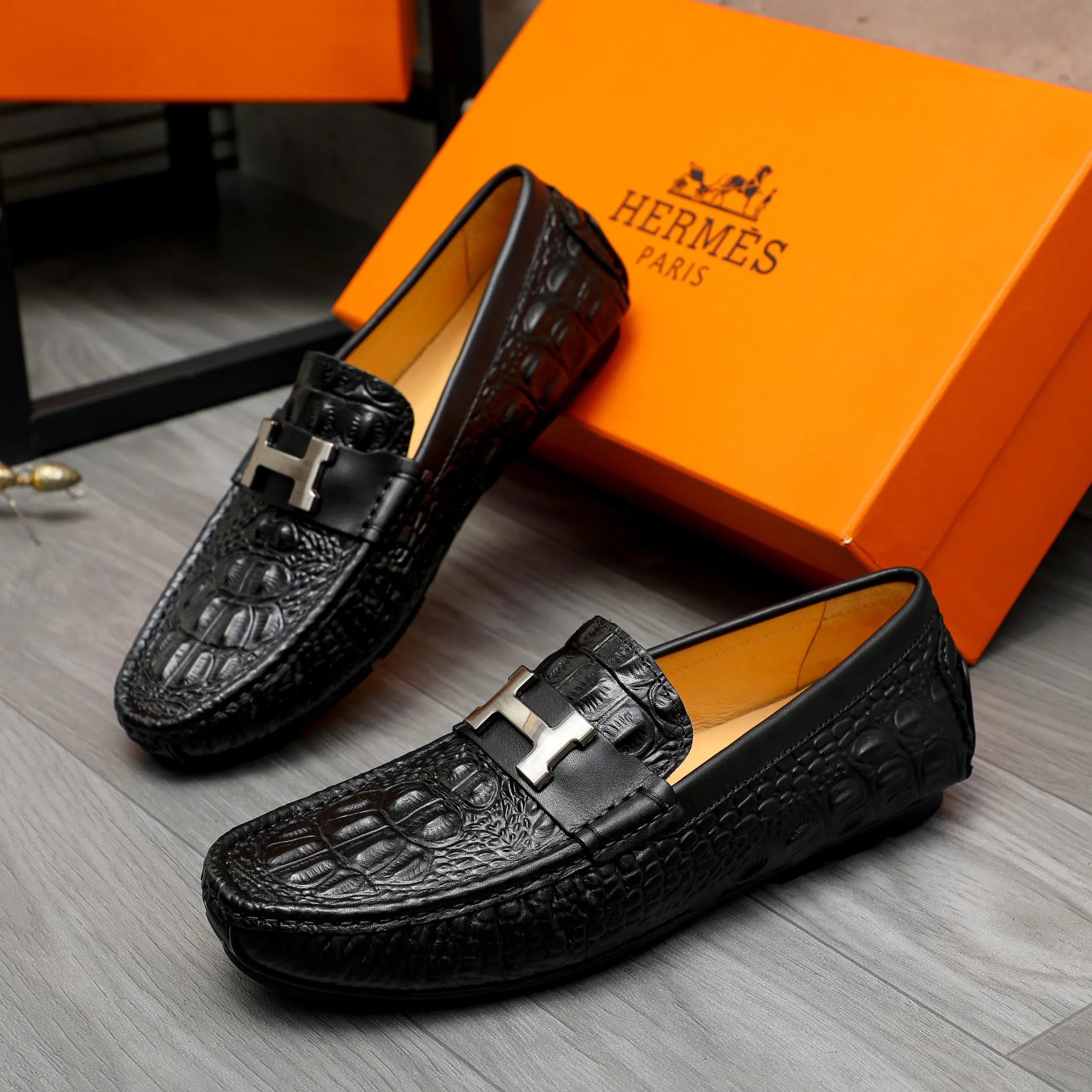 P380 Product trademark: HERMES "Hermes" casual slip-on men's shoes Regular size: 38-44 Product material: Selected crocodile pattern cowhide upper, pigskin lining, rubber outsole